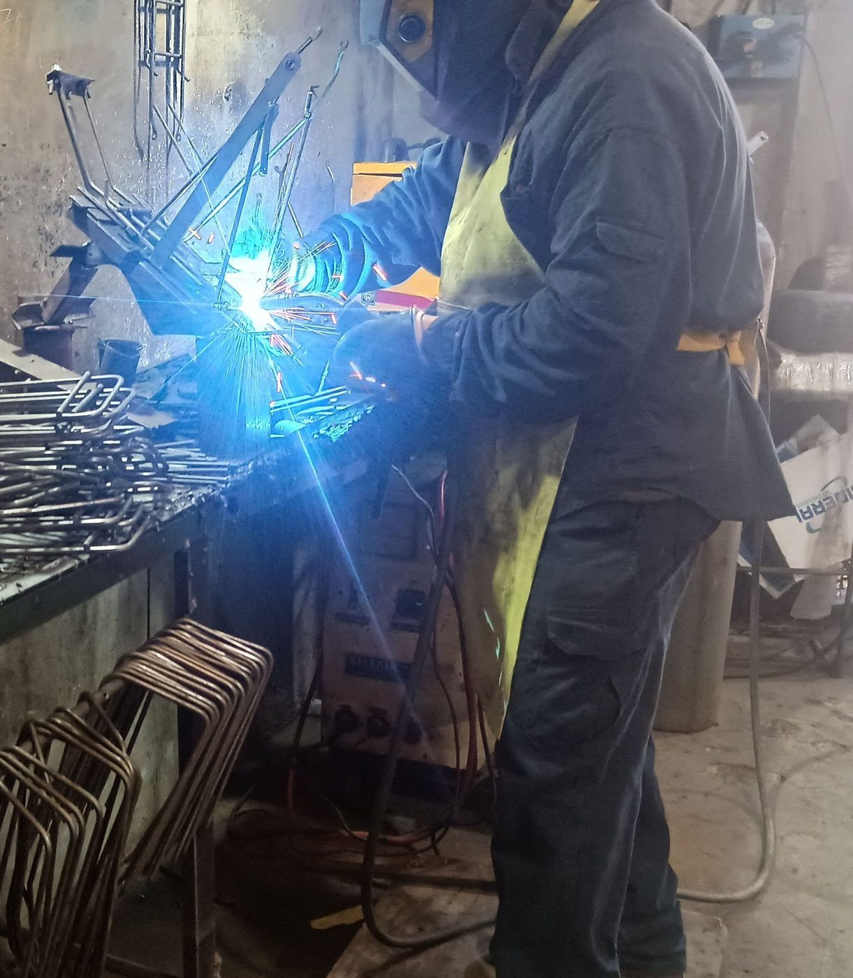 Soldadura MIG en proceso — Jovica Industrial